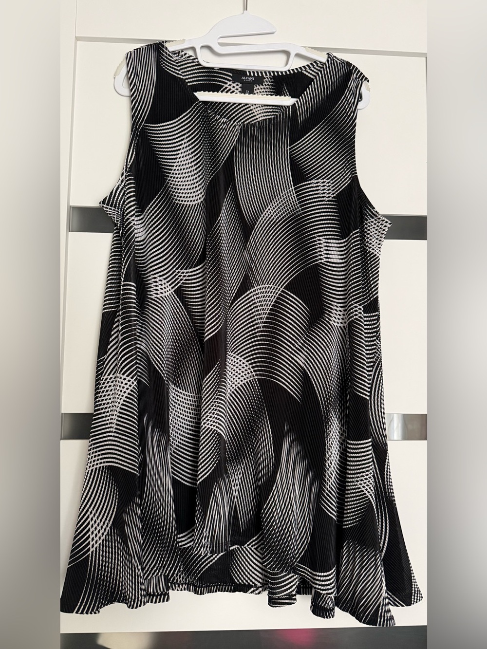 Alfani Black and White Geometric Print Top